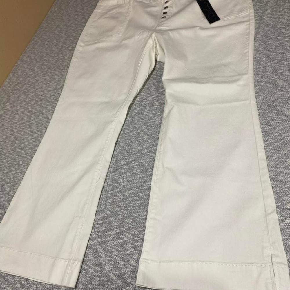 D G 2 White low rise flare pants NWT women 3XL. SKU-A39 #flares #lowrise